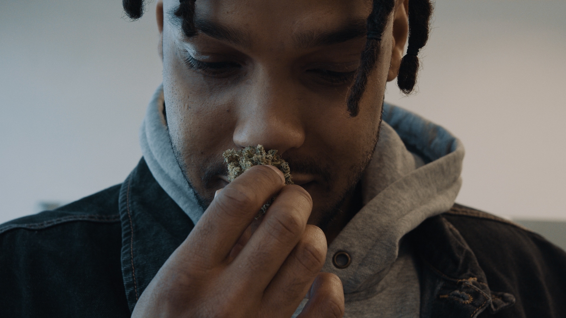 01_Business_Edit_04_deliverykino.00_02_15_22.Still007